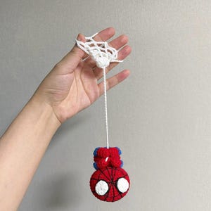 Spider-Man virkmönster, mönster för bilhänge, amigurumi superhjälte, virkad nyckelring, spegelberlock, nybörjarvirkning, plyschleksak, PDF bild 13