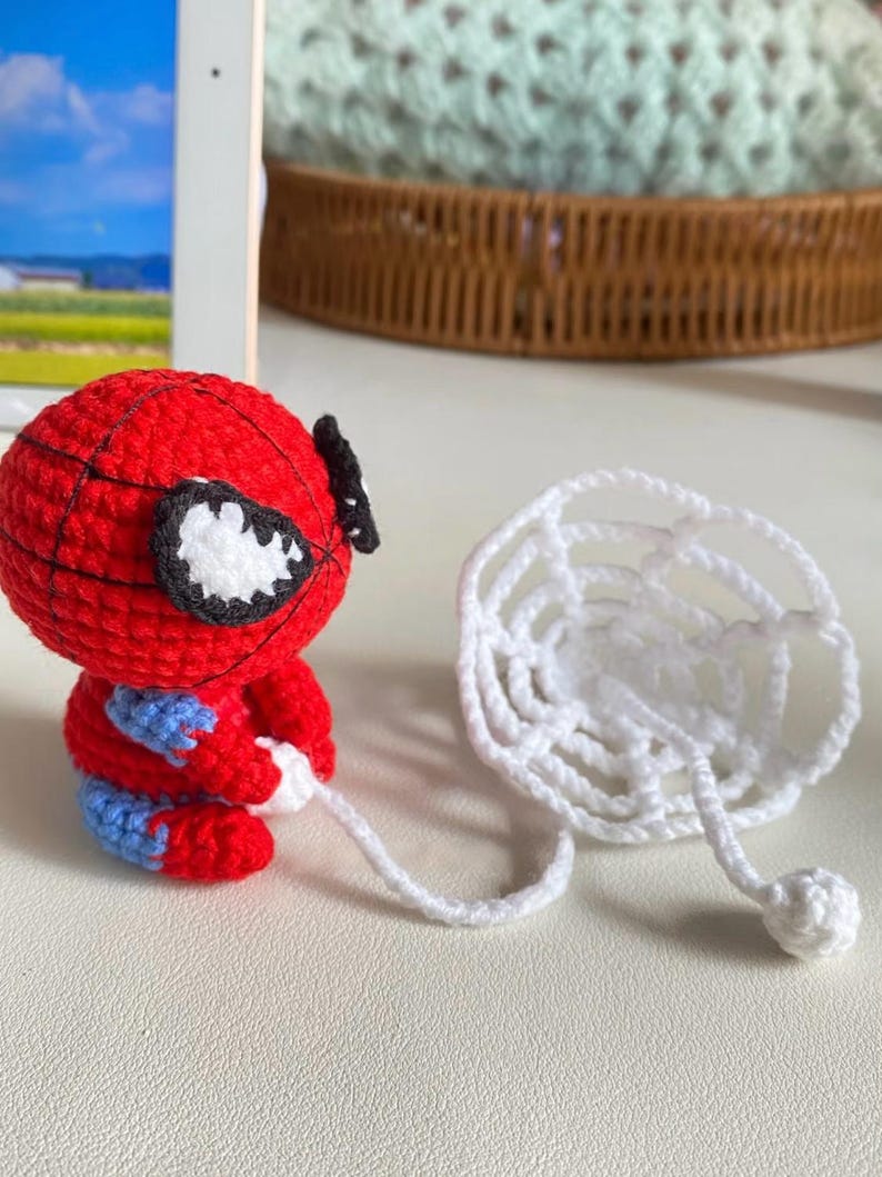 Spider-Man virkmönster, mönster för bilhänge, amigurumi superhjälte, virkad nyckelring, spegelberlock, nybörjarvirkning, plyschleksak, PDF bild 9