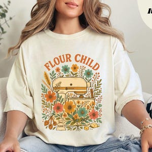 Chemise enfant Farine Comfort Colors® pour mamans pâtissières, t-shirt de cuisine floral mélangeur rétro, chemise de pâtisserie d'automne confortable, cadeau vintage mignon pour boulanger amateur