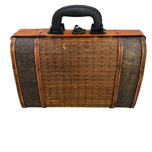 VTG Wooden Wicker Suitcase Decorative Trunk Embossed Floral Detail Brown BOO