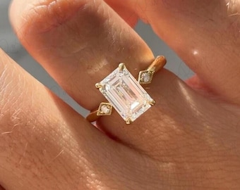Emerald Cut Diamond Three Stone Engagement Ring, Side Round Diamond Ring, Moissanite Diamond Rings for Proposal, Anniversary Gift for Her