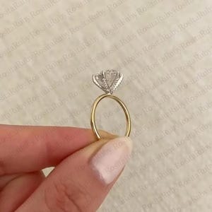 Round 2.00CT Moissanite Diamond Solitaire Engagement Ring Anniversary Gift For Her Unique Bridal Ring Proposal Ring Gift For Girlfriend