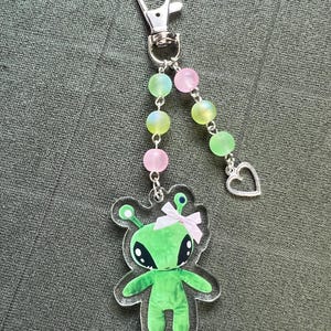 Alien cat acrylic character beaded keychains pink bow alien plush