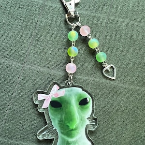 Alien cat acrylic character beaded keychains pink bow cat