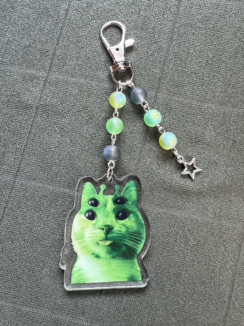 Alien cat acrylic character beaded keychains four eye alien cat