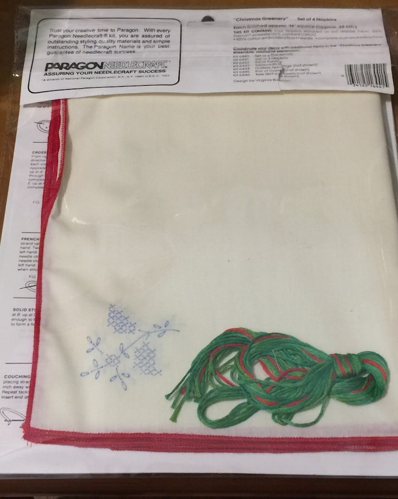 Paragon Christmas Greenery Stamped Cross Stitch embroidery Napkin Set of 4 Vtg