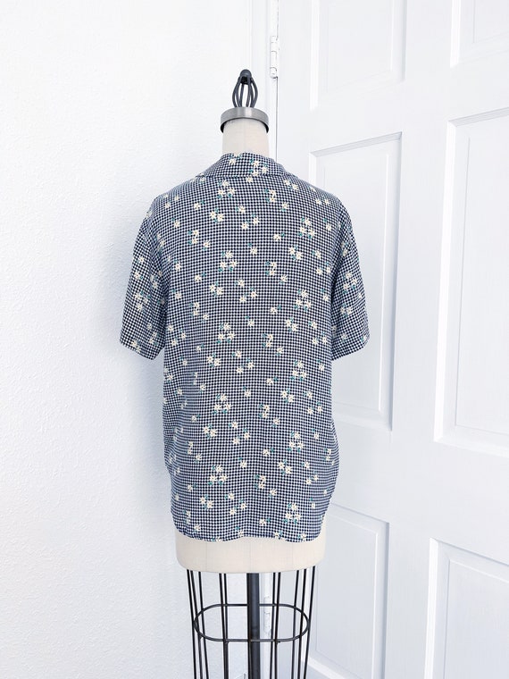 Vintage 90s daisy print rayon shirt, 10 - image 4