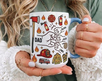 Personalisierte Feuerwehrmann Papa Tasse, benutzerdefinierte Feuerwehrmann Fist Bump mit Kinder Namen, Vatertag 2026 Geschenk für Papa, Feuerwehr Held Kaffeetasse