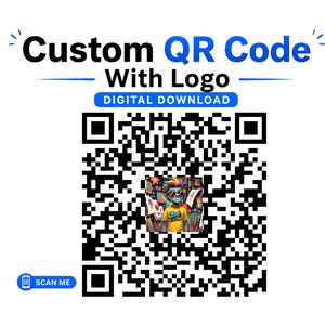 Puede incluir: Un código QR en blanco y negro con un logotipo colorido en el centro. El texto "Custom QR Code With Logo" está encima del código, y "DIGITAL DOWNLOAD" debajo. Un botón azul "SCAN ME" está en la esquina inferior izquierda.