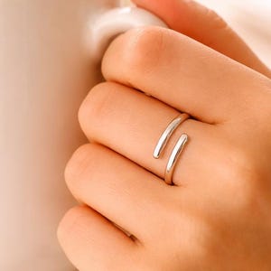Anello aperto regolabile in argento sterling – Anello impilabile minimalista – Anello delicato per il pollice, perfetto per tutti i giorni – Semplice gioiello moderno, regalo ideale per lei