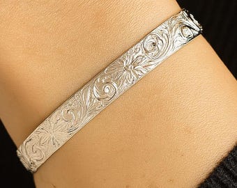Pulsera rígida de plata de ley grabada: Joyería bohemia con diseño floral - Pulsera rígida abierta con flores grabadas para mujer, regalo de joyería para ella.