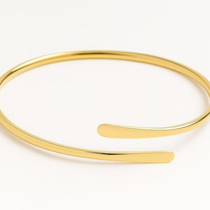 Gold Armreif • 14K Gold-gefüllt oder 925 Sterling Silber • Einheitsgröße • Sleek Armreif - Manschette Armband - Silber Manschette