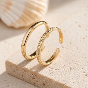 Anillos para los dedos del pie ajustables y apilables, conjunto de anillos para los dedos del pie chapados en oro de 14 quilates para mujer, anillos minimalistas y delicados, joyería de verano para la playa.