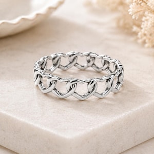 Sterling Silver Interlocking Heart Ring – Dainty Love Band, Stackable Promise Ring, Minimalist Everyday Ring, Gift for Her