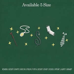 Peut inclure: Motif brodé sur fond vert avec une baguette, un collier avec un pendentif, un serpent, une chaussette, une cravate et des étoiles. Le texte "Available 5 Size" est en haut. Formats de fichiers de broderie en bas.