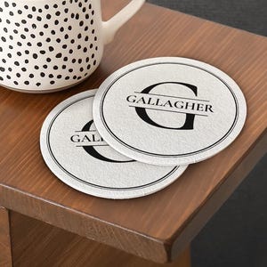 Dessous de verre personnalisés monogramme initial | Décoration d'intérieur | Texte personnalisé | Dessous de verre en papier personnalisé | Cadeau prénom | Cadeau de pendaison de crémaillère | Cadeau de mariage