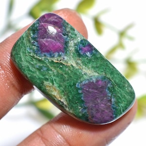 Cabujón de fucsita rubí: piedra preciosa verde y rosa para joyería artesanal