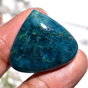 Cabochon di apatite blu naturale, gemma liscia e lucida, cristallo sciolto con retro piatto per gioielli con pendente.