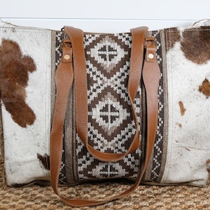 Large Western Style Tote Bag Weekender Bag Travel Bag Overnight Bag Hair On Cowhide Bag Weekend Bag XL Bag Tote