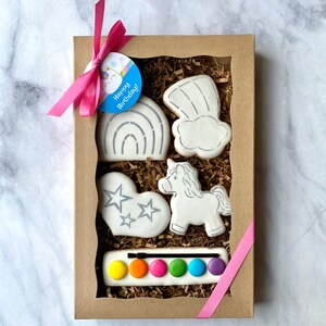 Paint Your Own Cookie Kids Activity Kits, Unicorn or Dinosaur Themes Kids Birthday Party Krafts Unicorn