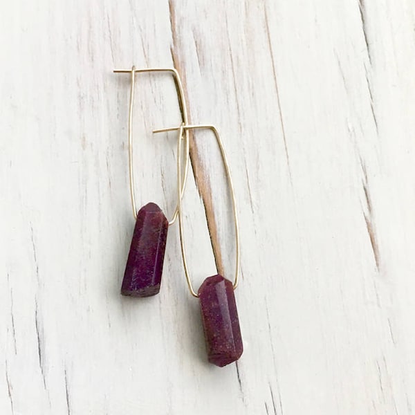 Rohe Rubin Ohrringe: 14k Gold Filled Creolen, Edelstein Schmuck