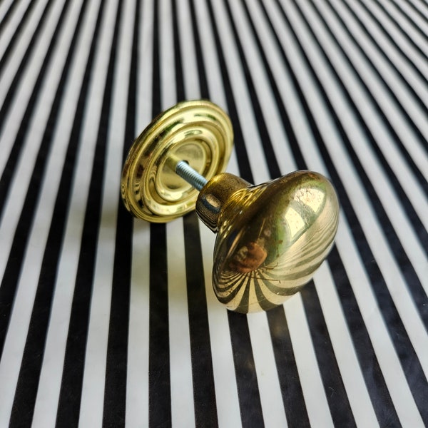 Vintage Faux Brass Drawer Knob | 1 x Metal Pull | Single Kitchen Door Pull | Old Dresser | Yesteryear Cabinet Handle | DIY Chest of Drawers
