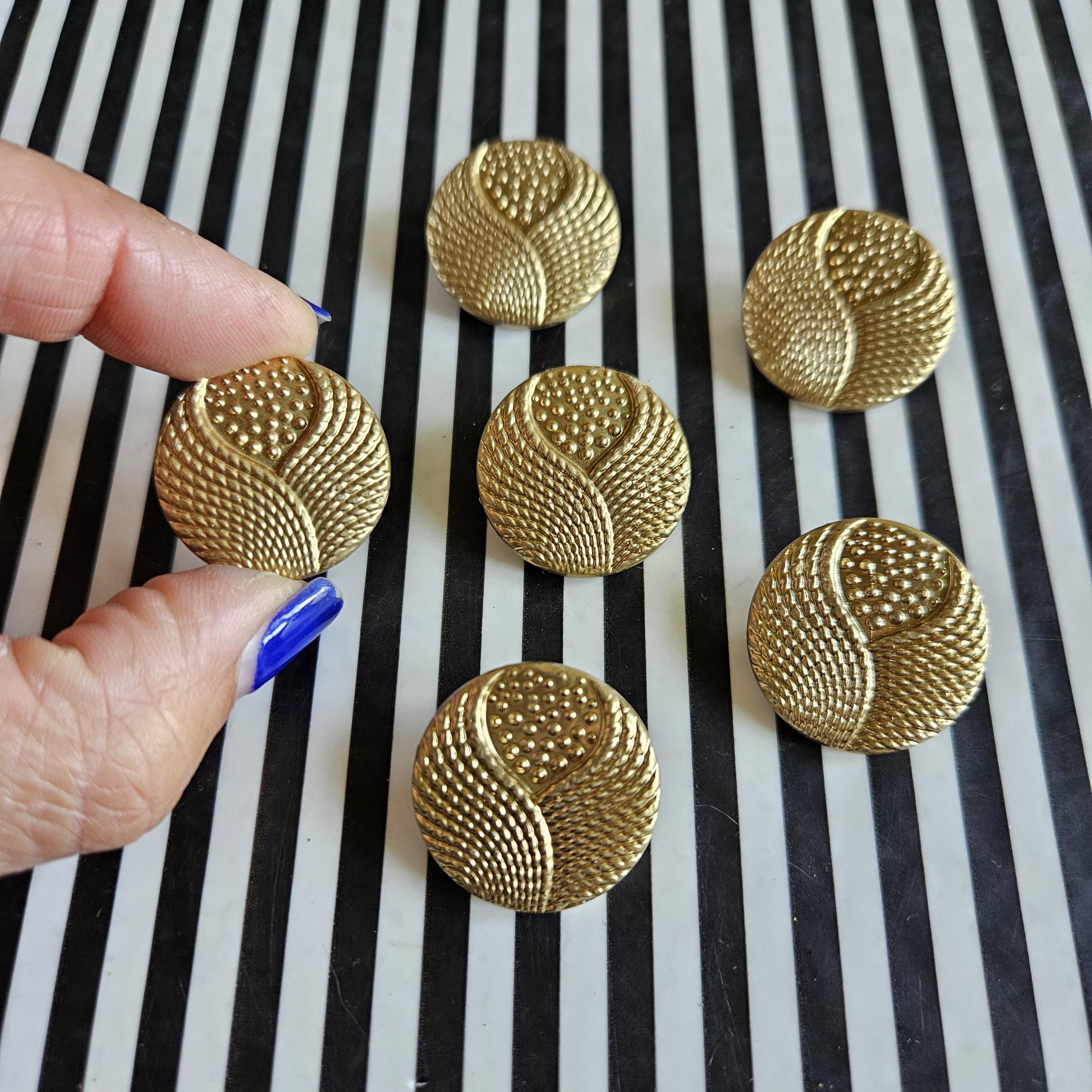 ヴィンテージシェルボタン - Etsy 日本