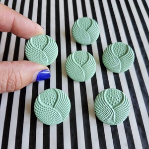 boutons vintage Art déco | Lot de 6 boutons en verre tchèque pressés à la main | Buttons années 50 vert menthe pastel | à tige ronde | Boutons en relief
