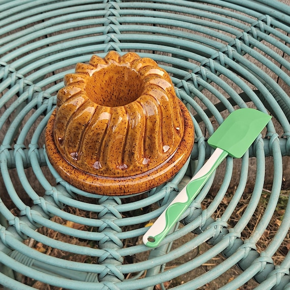 Vintage deutscher Gugelhupf aus Keramik | Gugelhupfform | 19,5 cm (1970er Jahre)