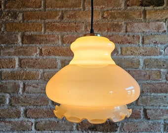 Pearlescent Milk Glass Pendant Light | 80s Vintage Scalloped Glass | E27