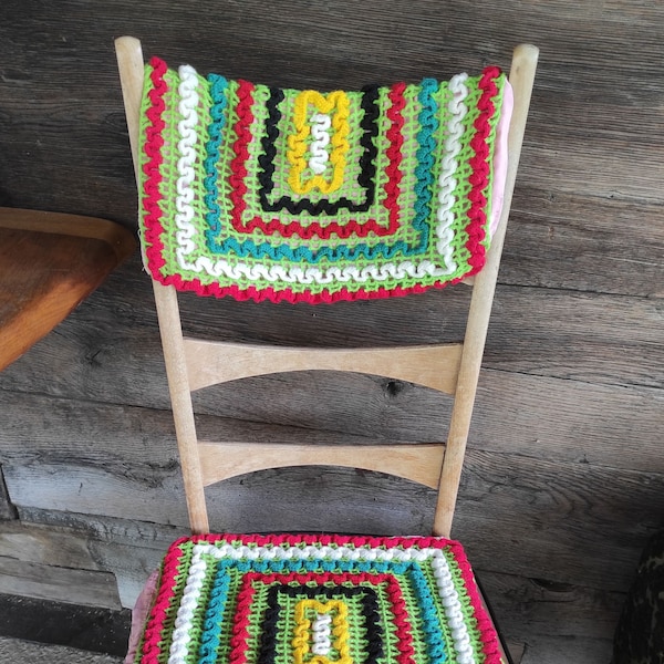 Housses de coussin tricotées | Paire de 2 coussins d'assise au crochet | Housses de chaise fabriquées à la main | Support en satin rose | Tricots vintage