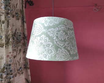 Abat-jour damassé vintage | Abat-jour pour papier peint | Grande lumière verte et blanche fabriquée à la main | Motif de style romantique | Lampe de table ou lampadaire