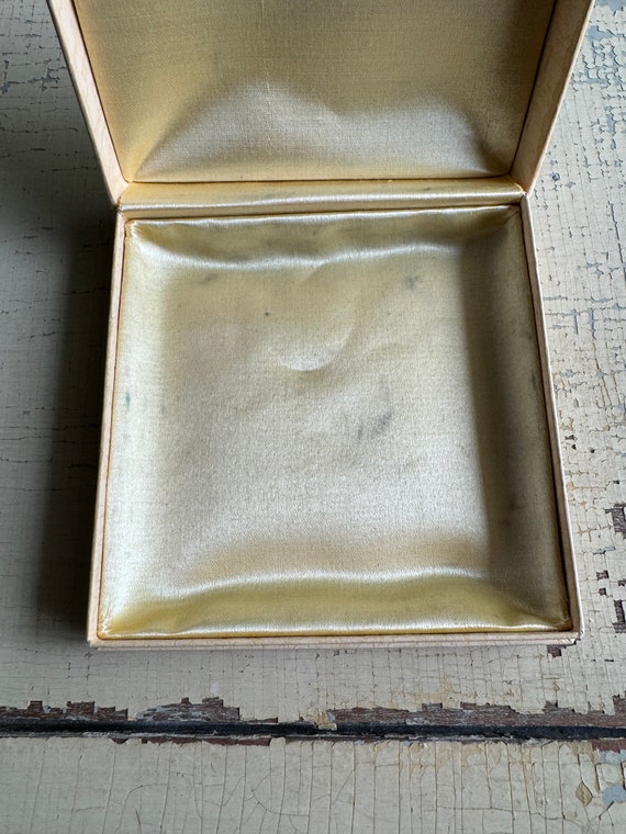 VINTAGE Jewelry Box - Presentation Box - Silk Lin… - image 8