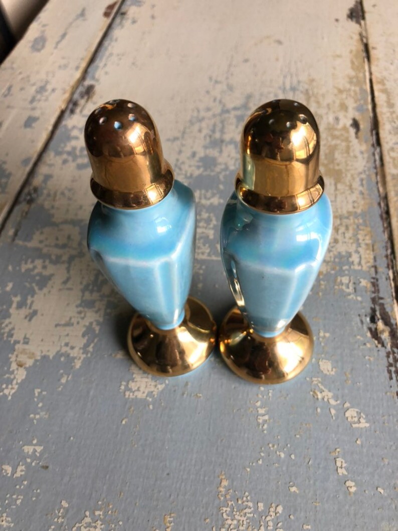Modern Cottage Hollywood Regency Style Fine Dining Gold Opalescent Salt and Pepper Shakers VINTAGE Teal