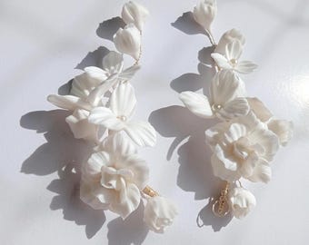 White clay flower bridal hair clip, beach wedding , summer accessories