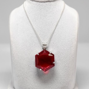 Red Ruby Crystal Hexagon Pendant Necklace 90-100 CT, Bold Faceted Geometric Stone Pendant, Modern Minimal Jewellery, Birthday Gift Idea