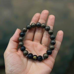 Handmade OM Symbol Bead Bracelet for Men & Women, Yoga Jewelry, Spiritual Gift, Adjustable Boho Bracelet, Meditation, Mindfulness Wristband