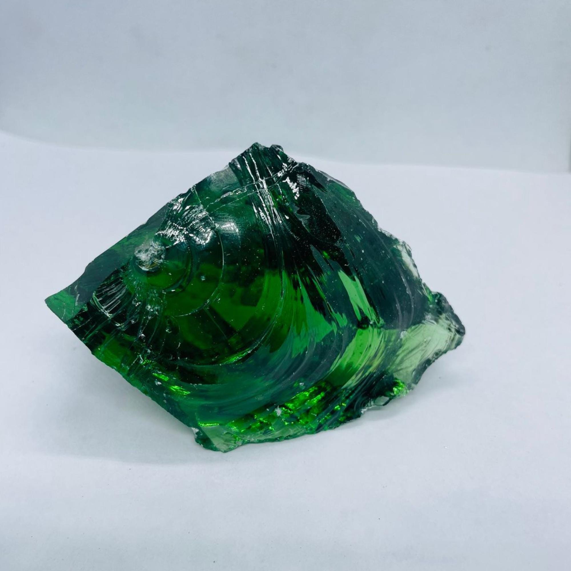 天然風グリーンオブシディアン 700～800カラット 原石、光沢のある火山