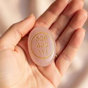 Engraved Rose Quartz Love Sigil Stone, 528 432 111 Worry Palm Crystal for Calm Heart Energy, Reiki Meditation Tool, Gift for Partner