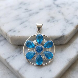 Blue Topaz Necklace 50–55 CT, Round Halo Flower Pendant, Bright Ocean Blue Gemstones, December Birthday Gift, Chic Daily Wear Jewelry