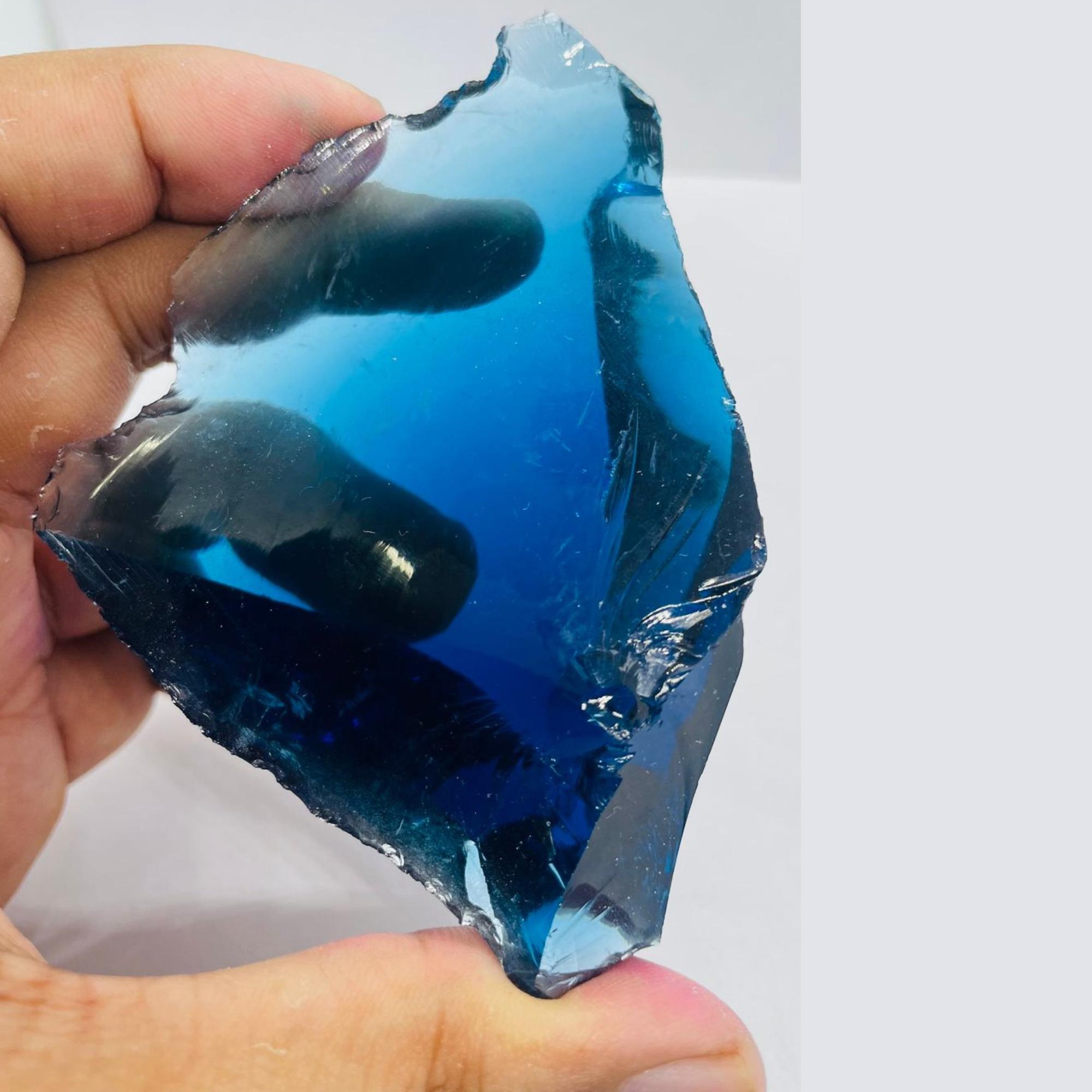 ブルーオブシディアン原石 900～1000カラット – 天然火山ガラス石