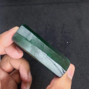Premium Rough Green Emerald – 200-250Ct Natural Untreated Gemstone for Faceting, Healing Crystals & Metaphysical Use and Crystal Therapists