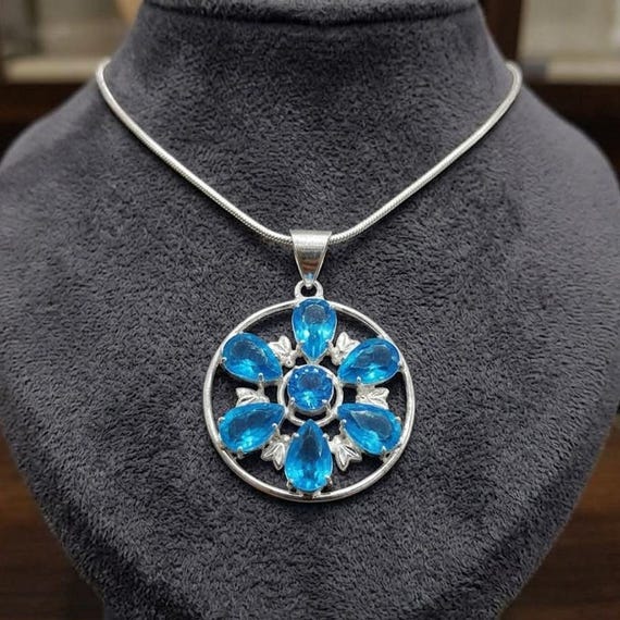 Blue Topaz Medallion Necklace 50–55 CT, Flower Circle Pendant with Center Stone, Minimal Boho Jewellery, Bridesmaid Gift, Party Wear