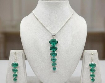 Green Emerald Jewellery Gift Set, Necklace Pendant and Earrings Pair, Faceted Oval Stones in a Row, Silver Tone Finish, Prom Party Set
