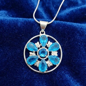 Blue Topaz Circle Pendant Necklace 50–55 CT, Floral Cluster with Pear Stones, Dainty Silver Necklace, Anniversary Present, Gift for Sister