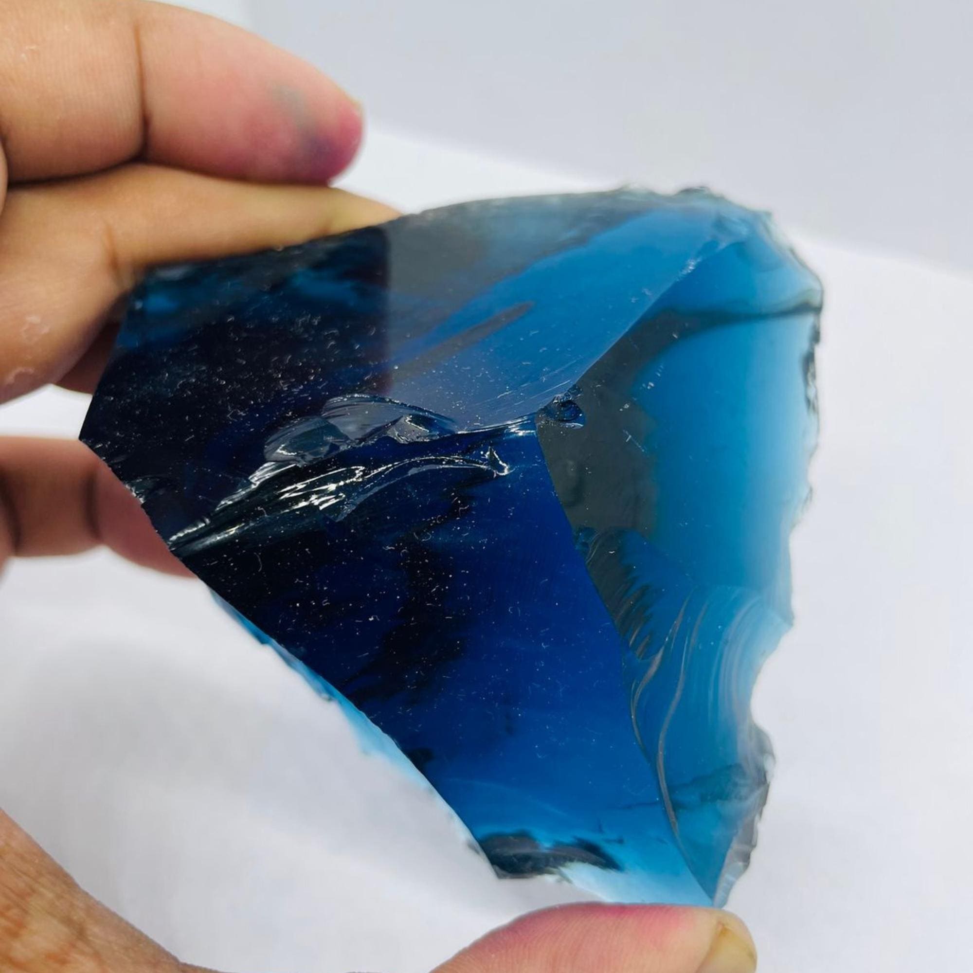 ブルーオブシディアン原石 900～1000カラット – 天然火山ガラス石