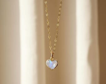 Collar Corazón de Piedra Lunar Arcoíris – Colgante de Piedra Lunar Natural de 14 mm, Resistente al Deslustre