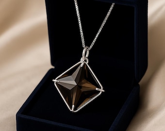 スモーキークォーツ マジシャンストーン シルバーペンダント：ヒーリングクリスタルネックレス