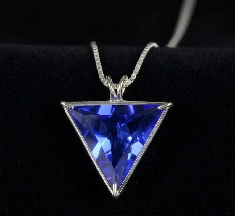 ブルークォーツのエンジェリックスターペンダント、神聖幾何学クリスタルネックレス、シルバートーンセッティング 画像 1