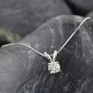 Collana con pendente in diamante sintetico, argento minimalista, gioielli sostenibili